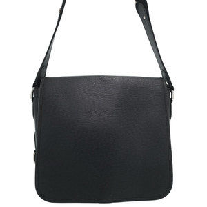 Louis Vuitton Taiga Shoulder Bag rei